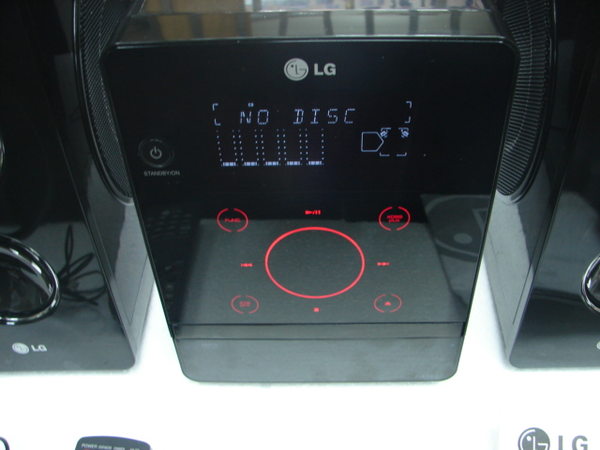 (�O�H���E�y��)LG FA162 USB/MP3 ���T�� 9��5�s ���w���iĳPA019